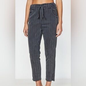 NWOT Venti6 Italian Crinkle Pinstripe Jogger size Large